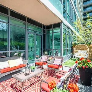 Luxury With Private Patio In Downtown Apartment Toronto