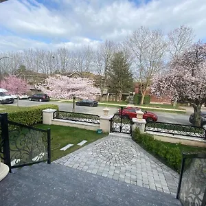 Milano Luxury Homestay Vancouver